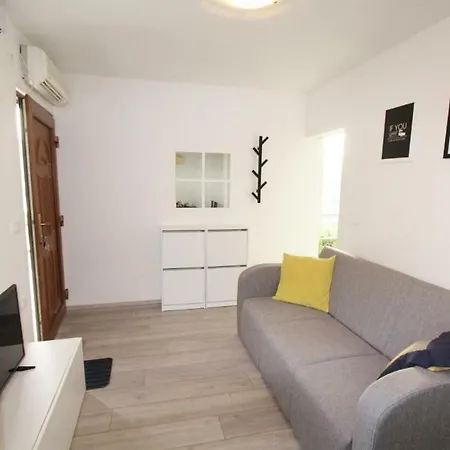 Apartmán 1 *